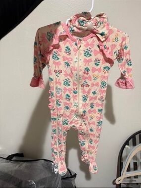 Girls Pink Floral Bow-Print Zipper Footed Pajama Set